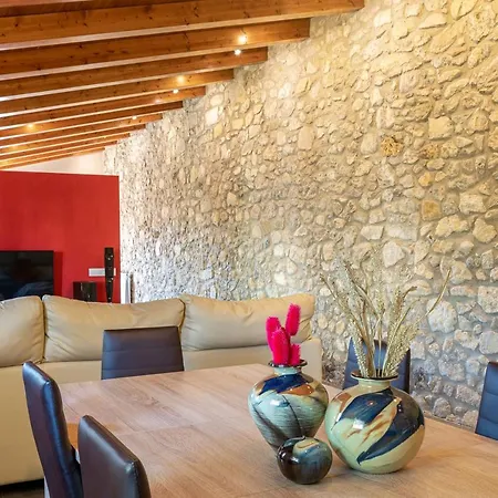 Can Font Con Jacuzzi Holiday home