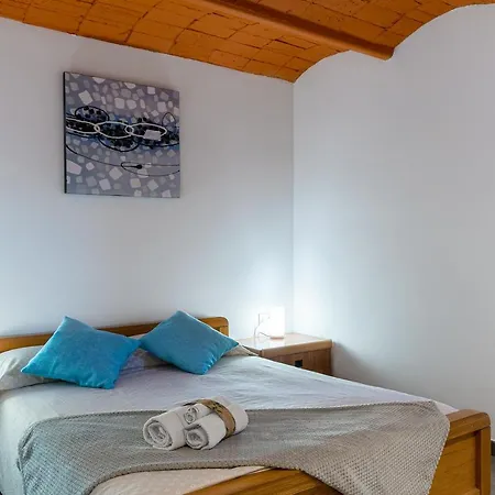 Can Font Con Jacuzzi Holiday home *